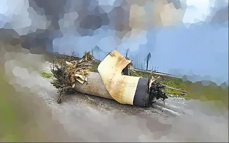 Ông Ilya Yevlash tiết lộ, sau khi phân tích sơ bộ những mảnh vỡ của tên lửa siêu thanh Zircon bị bắn rơi, các nhà nghiên cứu phát hiện ra rằng, tên lửa Zircon không mạnh như tuyên truyền của Nga trước đây.