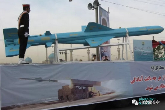 Với động cơ Toloue-4, tầm bắn của tên lửa Nuer cuối cùng đã được mở rộng lên 130 km, tương đương tên lửa C802. Tuy nhiên, sau khi hoàn thành việc nhái C802, người Iran không hài lòng, họ sử dụng tên lửa C802A có tầm bắn 180 km làm đối tượng tham chiếu, để cải tiến tên lửa Nuer.