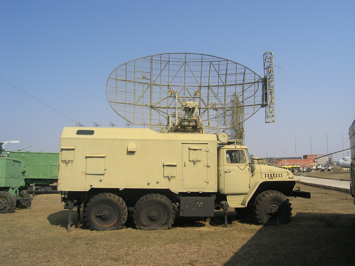 Nhưng nếu thiết bị đầu cuối thông tin IFF rơi vào tay “bên địch”, làm thế nào để phá hủy nó kịp thời, để tránh rò rỉ bí mật là một vấn đề đau đầu khác. Theo những gì được biết, quân đội Mỹ vẫn chưa đưa ra được một kế hoạch hoàn chỉnh nào trong vấn đề này. 