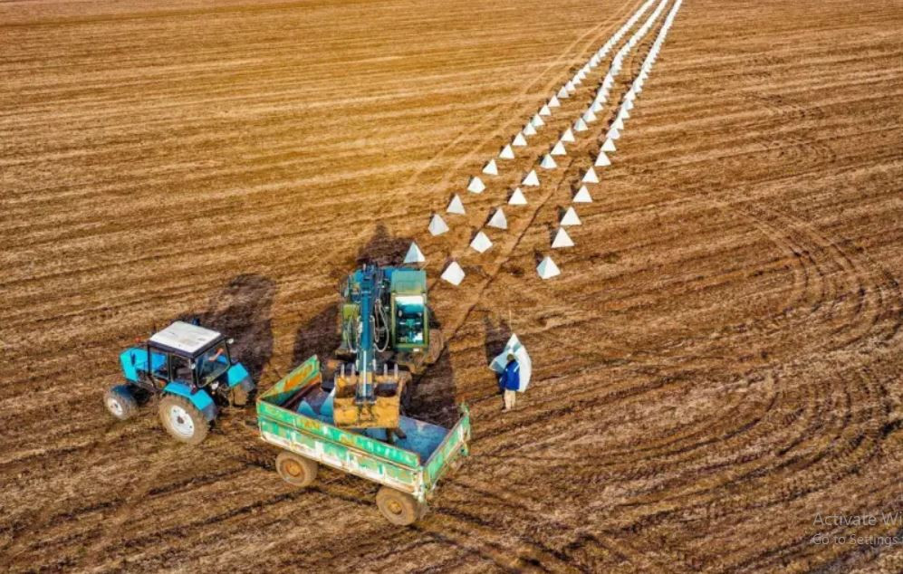 Chuyên gia Podolyaka cũng lưu ý rằng, ở Ukraine cũng có những tuyến phòng thủ được lắp đặt ba hàng “răng rồng” và bản thân các tuyến phòng thủ này đã khá hoàn thiện, có thể sẵn sàng ngăn chặn quân Nga.