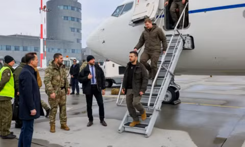 Theo thông tin được truyền thông phương Tây đưa tin, hiện một số người Ukraine muốn ám sát Tổng thống Zelensky và phe cánh của Tổng thống, nhằm thay đổi chính sách đối ngoại và an ninh của Ukraine. Đồng thời quy cho Tổng thống Zelensky gây nên cuộc chiến với Nga. 