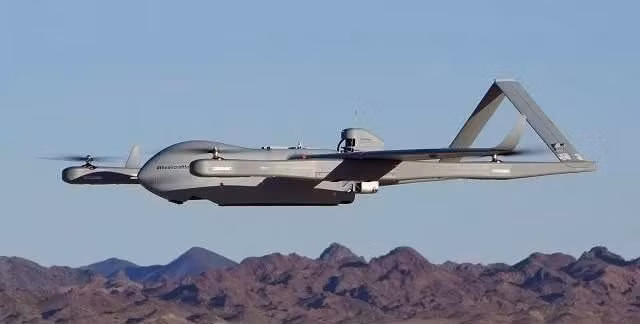 UAV Rainbow-804D có tầm bay thẳng 400 km (nếu không mang hàng hóa), bán kính hoạt động mang đủ tải 100 km. Rainbow-804D có khối lượng cất cánh 100 kg và có thể mang theo tải trọng 10-15 kg. Việc thiết kế, chế tạo mẫu và bay thử Rainbow-804D đã được hoàn thành.