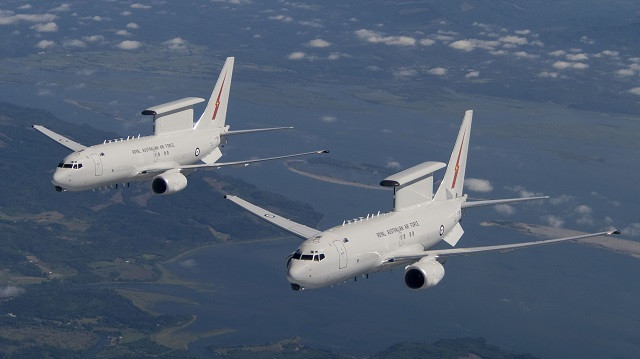 Trong khi đó vào ngày 5/5, công ty Boeing đã thông báo với lực lượng lao động của mình rằng, họ sẽ chế tạo hai chiếc E-7 đầu tiên của USAF tại Puget Sound, Wash. Nơi đây hiện đang sản xuất những chiếc E-7 cho Không quân Hoàng gia Anh và Australia.