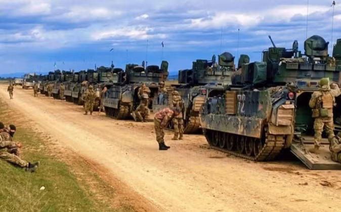 Tính chất tinh nhuệ của Lữ đoàn 47 được thể hiện qua việc được trang bị một số vũ khí mới nhất mà Ukraine nhận được của phương Tây, nổi bật là tiểu đoàn xe tăng Leopard 2A6. Trong khi ba tiểu đoàn bộ binh được trang bị hoàn toàn xe chiến đấu bộ binh Bradley. Tiểu đoàn hỏa lực được trang bị pháo tự hành M109.