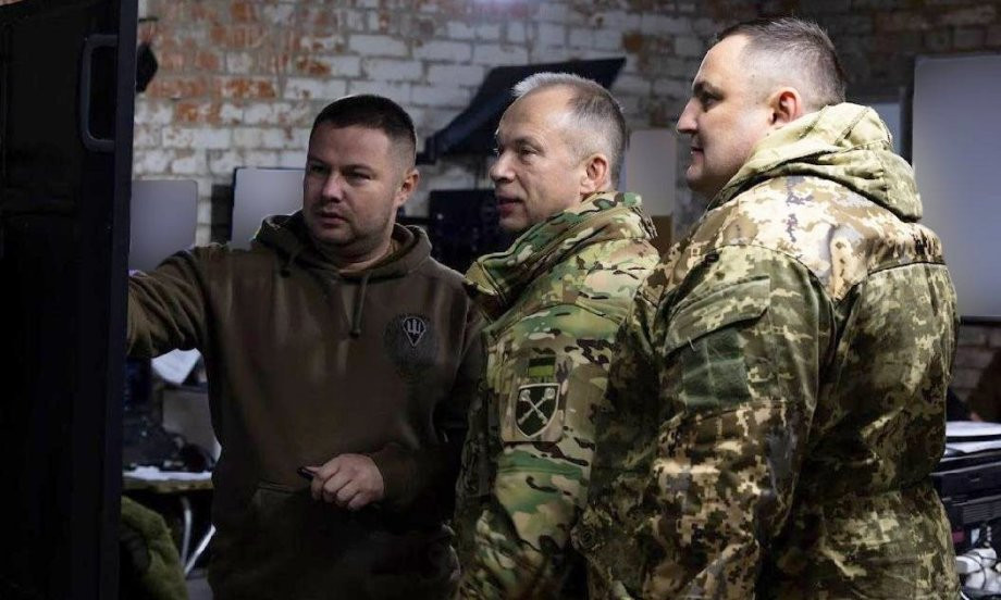 Mặc dù Quân đội Ukraine đã tập trung toàn bộ lực lượng vào khu vực, để ngăn chặn bước tiến của quân Nga và chính bản thân Tướng Syrsky cũng đã đến tiền tuyến Kharkov, để trực tiếp đốc chiến, nhưng Quân đội Nga vẫn tiến gần như đến trung tâm quận phía đông Kupyansk. 