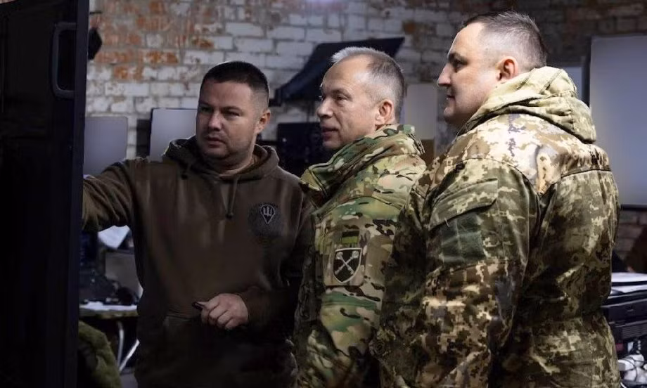 Mặc dù Quân đội Ukraine đã tập trung toàn bộ lực lượng vào khu vực, để ngăn chặn bước tiến của quân Nga và chính bản thân Tướng Syrsky cũng đã đến tiền tuyến Kharkov, để trực tiếp đốc chiến, nhưng Quân đội Nga vẫn tiến gần như đến trung tâm quận phía đông Kupyansk. 