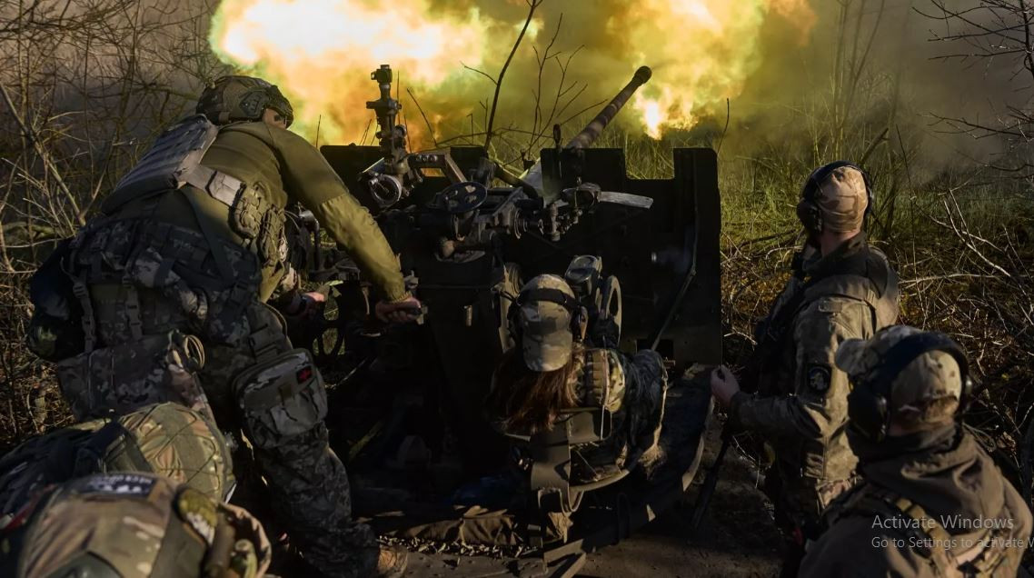 Với chiến thuật linh hoạt và tất nhiên là sự hỗ trợ của Lữ đoàn pháo binh 238 và bom lượn dẫn đường của Không quân Nga, Lữ đoàn bộ binh cơ giới số 5 của Quân đoàn Donetsk 1 đã dần chiếm lĩnh khu vực phía nam thị trấn Krasnogorovka.