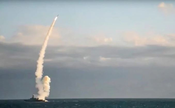 Do phòng không Ukraine không dựa vào radar của riêng mình để tìm kiếm mục tiêu và quân đội Nga không thể can thiệp hoặc phá hủy radar của quân đội Ukraine. Do đó, Nga và Ukraine đã chiến đấu hơn 10 tháng, các máy bay chiến đấu và ném bom của Nga, sẽ khó xuất hiện ở khu vực phía tây Ukraine; mà chỉ phát động các cuộc tấn công bằng tên lửa tầm xa.