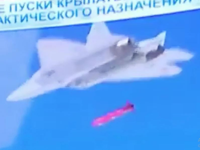 Kể từ khi bắt đầu cuộc cuộc chiến toàn diện với Ukraine, Không quân Nga đã sử dụng tên lửa Kh-59, phá hủy nhiều mục tiêu của Ukraine. Trong đó đáng chú ý là có cả máy bay chiến đấu tàng hình Su-57 mới nhất của Nga, cũng đã sử dụng tên lửa Kh-59 tấn công vào cảng Odessa và khu vực Kirovograd vào giữa tháng 4/2022. 