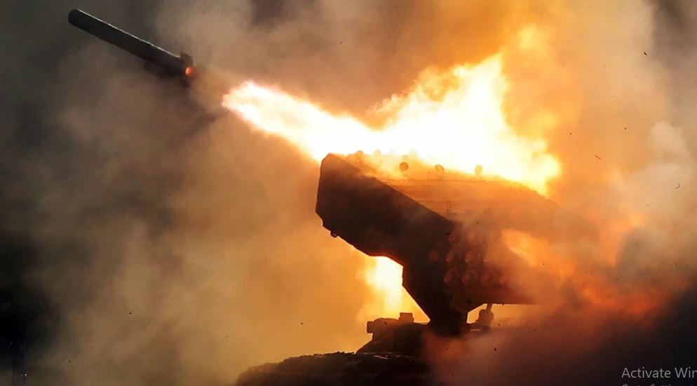 Không chỉ sử dụng bom chùm, Quân đội Nga còn sử dụng vũ khí nhiệt áp với những mục tiêu “khó nhằn”, khi sức công phá của vũ khí nhiệt áp được ví là vũ khí “phi hạt nhân”. Loại vũ khí này khi phát nổ sẽ tạo ra một quả cầu lửa có khổng lồ, nhiệt độ có thể lên tới gấp mấy lần so với vụ nổ thông thường.