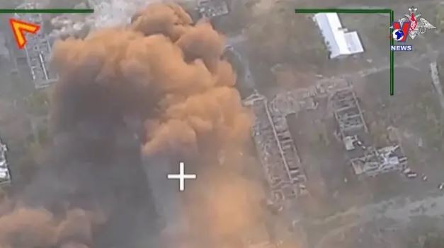 Cú đánh kép này đặc biệt gây thiệt hại cho các tòa nhà, thậm chí các boongke bê tông cốt thép cũng có thể bị thổi bay. Bom nhiệt áp có sức công phá mạnh đến mức, hiện nay chúng đã trở thành vũ khí nghiên cứu chủ chốt ở nhiều nước.