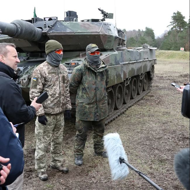 Chỉ cách đây không lâu, người Ukraine và phương Tây còn hy vọng rằng, những vũ khí hiện đại bậc nhất này của phương Tây, sẽ góp phần tạo thế cân bằng trước quân Nga ở miền Nam Ukraine; nhưng những kỳ vọng đó dường như không được đáp ứng.