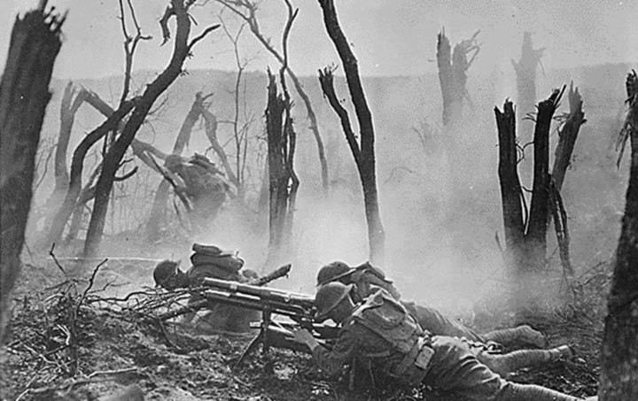 Petr Lunak đi xa hơn, khi bác bỏ kế hoạch như một “câu chuyện cổ tích”. Ngoài tham vọng về các mục tiêu của mình, kế hoạch còn cực kỳ điên rồ vì nó hình dung những người lính Liên Xô và Khối Warszawa đang chiến đấu trên lãnh thổ vừa bị phá hủy, bởi các cuộc tấn công hạt nhân lớn. 