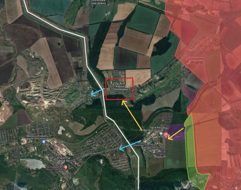 Về cơ bản, kênh đào Seversky Donets-Donbass là một con mương sâu, cây cỏ mọc um tùm (trên ảnh là đường màu trắng). Nhưng ngay cả như vậy, nó cũng là một chướng ngại vật lớn, giống như một con hào bao quanh một lâu đài thời Trung cổ. 