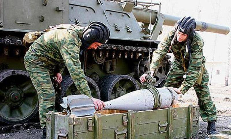 Với loại đạn lớn như vậy, đương nhiên làm cho sức công phá của đạn cối 2S4 rất mạnh. Với một quả đạn nổ phá của “Hoa tulip”, một ngôi nhà 7 tầng có thể bị phá hủy chỉ bằng một phát bắn. Tầm bắn của cối 2S4 cũng rất xa, với đạn thông thường, tầm bắn là 9 km; khi sử dụng đạn tăng tầm, tầm bắn đạt tới 20 km.