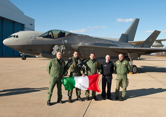 Vụ việc diễn ra vào mùa hè năm nay, khi các máy bay chiến đấu thế hệ thứ năm của Italia F-35, được điều đến Estonia, để đảm bảo an toàn cho không phận châu Âu, trên vùng biển Baltic.
