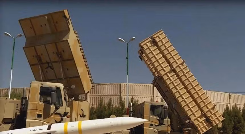 Tuy nhiên những vũ khí của Iran trên tuyên bố và thực tế cách xa rất nhiều, và sẽ không ngạc nhiên khi sắp tới đây, Iran có thể sở hữu hệ thống phòng không tối tân S-400 để bảo vệ các cơ sở hạt nhân và trung tâm chính trị lớn của đất nước.