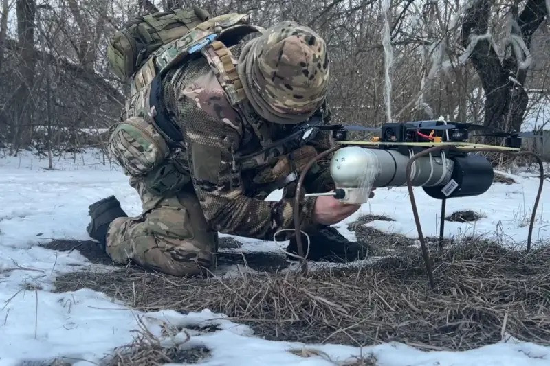 Ngoài ra, do AFU đã chuyển một phần lực lượng UAV tinh nhuệ tới mặt trận Pokrovsk, trong khi RFAF lại tập trung một số lượng lớn UAV của họ ở khu vực Kursk, nên việc quân Nga tấn công thuận lợi như vậy là điều hợp lý. Có thể thấy, sự yếu kém từ lực lượng UAV của AFU, cũng đã mang lại sự thay đổi rất có lợi cho RFAF. 