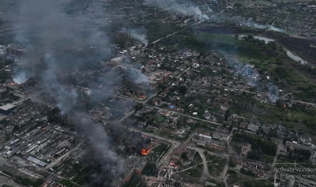 Trong gần hai năm tiếp theo, mặc dù vẫn còn giao tranh gần Volchansk nhưng về cơ bản là hòa bình. Cho đến mùa hè năm nay, Quân đội Nga lại mở một cuộc tấn công khác về phía Kharkov. Thị trấn chiến lược Volchansk, vốn là rào cản đối với Kharkov, đương nhiên lại trở thành tâm điểm cạnh tranh giữa hai bên.