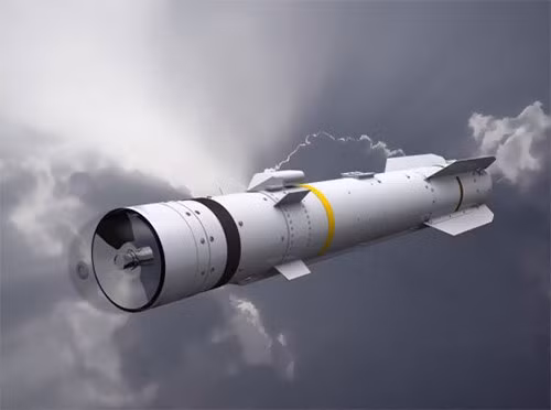 Hiện Bộ Quốc phòng Anh chưa có thông tin chính thức về ba máy bay quân sự của họ hạ cánh xuống sân bay của Ukraine trong một ngày; nhưng rất có thể, tên lửa chống tăng đã được chuyển đến Ukraine; và rất có thể khi nhận được vũ khí của phương Tây, Ukraine có thể mở cuộc tấn công mới vào Donbass. Nguồn ảnh: Pinterest.