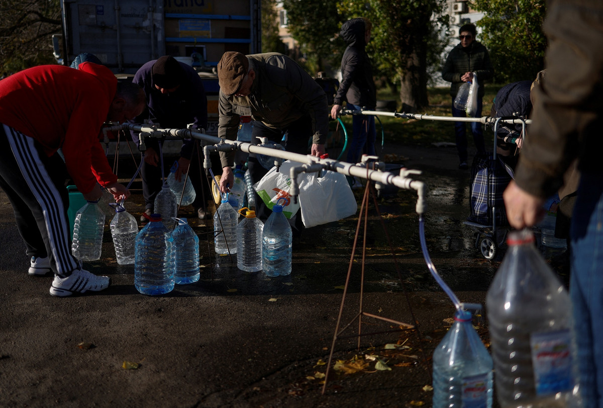 Tổng thống Zelensky cho biết, kể từ ngày 10/10 đến nay, các cuộc tấn công của Nga đã khiến 30% lãnh thổ Ukraine mất điện.