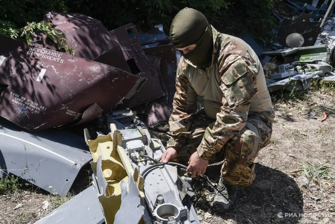 Bằng việc công khai tháo dỡ tên lửa, người Nga không chỉ thể hiện năng lực kỹ thuật sao chép mạnh mẽ, mà còn nhắc nhở các nước khác cần thận trọng hơn trong việc bảo vệ bí mật công nghệ quốc phòng của mình.