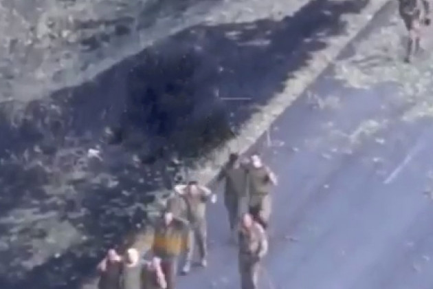 Tuy nhiên, khi giao tranh tiếp tục, đà tấn công của Quân đội Ukraine tại khu vực Kursk bị dập tắt, vấn đề thiếu hụt nguồn cung cấp hậu cần toàn diện bộc lộ rất nặng, thiệt hại quân số lớn. Tổng thống Zelensky thực tế đã đánh giá quá cao hiệu quả chiến đấu của Quân đội Ukraine.