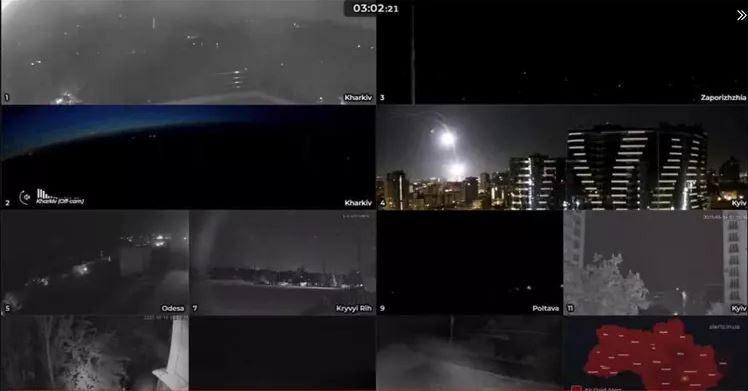 Việc tên lửa Kinzhal tiêu diệt thành công hệ thống tên lửa đánh chặn Patriot, trong khi các hệ thống phòng không khác của Ukraine đang ở trong tình trạng thiếu đạn. Điều này sẽ cho phép Không quân Nga mở rộng phạm vi hoạt động, đặc biệt là tấn công các mục tiêu mặt đất của Ukraine. Ảnh: BQP Nga, Aviation, Pinterest.