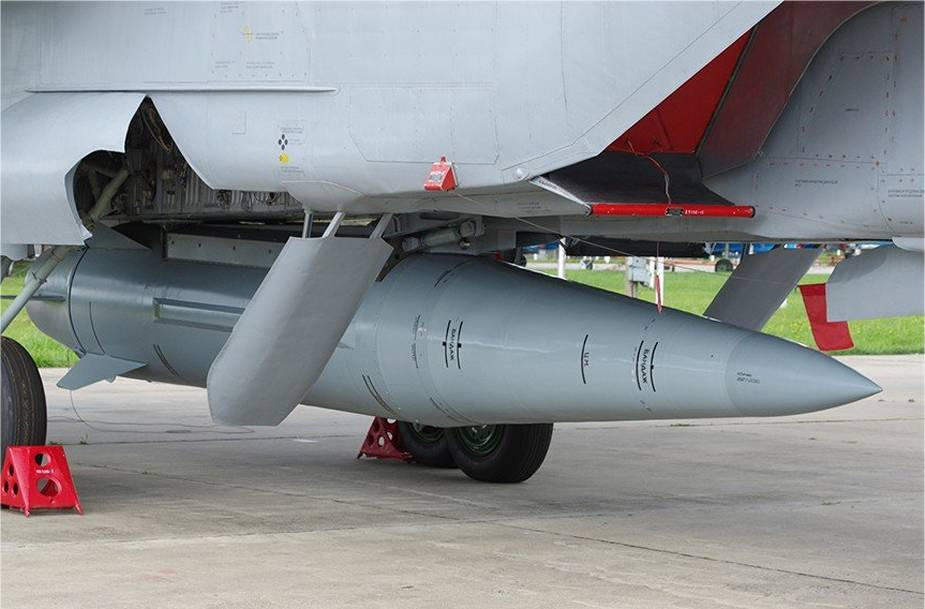 Và bây giờ, MiG-31K trở thành máy bay lý tưởng, để vô hiệu hóa các hệ thống phòng không Patriot ở thủ đô Ukraine. Đồng thời cũng là “cụ thể hóa lời hứa” của nhiều quan chức cấp cao của Nga rằng, hệ thống Patriot sẽ bị phá hủy gần như ngay lập tức, sau khi triển khai. 