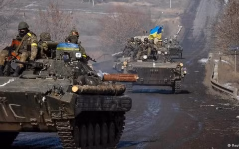 Cũng nhờ sử dụng chiến thuật mới này, Quân đội Ukraine có ý định gây hoang mang cho lực lượng dân quân, khi không biết đâu là hướng tiến công chủ yếu của Quân đội Ukraine, và dân quân buộc phải chuyển vũ khí từ khu vực này sang khu vực khác, cố gắng ngăn cản sự đột phá của lực lượng địch.