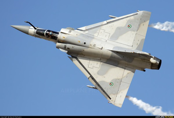 Bất đắc dĩ UAE đã phải chuyển sang mua máy bay chiến đấu Mirage 2000 của Pháp, với trọng lượng nhẹ hơn và hiệu suất kém hơn; và giờ đây, Rafale F4 sẽ thay thế chúng. Tuy nhiên, sau khi Không quân UAE mua Rafale, sẽ khó có chỗ cho máy bay chiến đấu tàng hình thế hệ thứ 5 của Nga.
