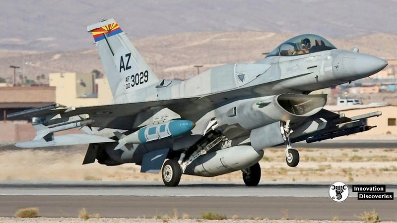 Đầu tiên là vào đầu thập niên 2000, Rafale đã thua F-16E / F của Mỹ trong cuộc đấu thầu mau máy bay chiến đấu của chính UAE; Rafale cũng thua F-16, Su-30, F-35 và F-15 trong các cuộc đấu thầu ở Maroc, Algeria, Bỉ, Thụy Sĩ, Hàn Quốc và Singapore.