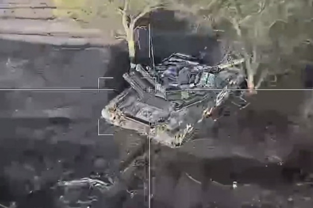 Ukraina tiep tuc tien quan, mat tran Kharkov them ac liet-Hinh-9