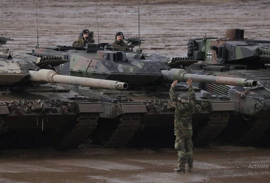 Trước đó, Đức từng sử dụng phương án hoán đổi vũ khí để viện trợ gián tiếp xe tăng cho Ukraine. Vào thời điểm đó, Đức đã đưa xe tăng đến các nước NATO khác như Slovakia, và các quốc gia này sau đó cung cấp xe tăng do Liên Xô sản xuất cho Ukraine, bằng nguồn dự trữ của chính họ.