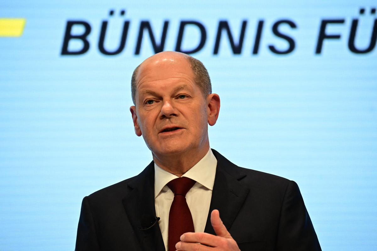 Chính vì những ưu điểm của tên lửa Taurus, mà Ukraine đã yêu cầu Đức cung cấp loại vũ khí này, nhưng đã bị Thủ tướng Đức Scholz từ chối. Tuy nhiên, vụ "scandal ghi âm" cuộc họp giữa các sĩ quan Quân đội Đức bị phanh phui, sau đó đã mang lại hy vọng cho Ukraine một lần nữa; khi trong đoạn ghi âm đã thảo luận về khả năng cung cấp vũ khí cho Ukraine.