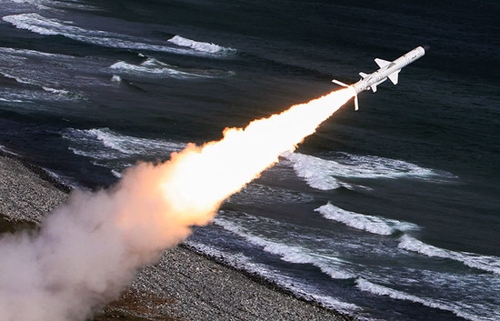 Các mục tiêu chính của tên lửa chống hạm, là các tàu nổi đang chạy trên đại dương, nhưng chúng cũng có thể là tên lửa tấn công mục tiêu trên mặt đất, nếu cần thiết.