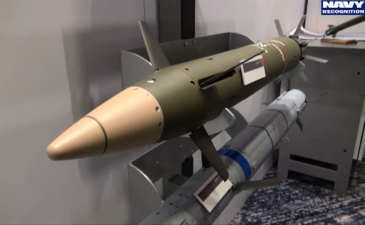 Do ảnh hưởng của tác chiến điện tử Nga, dẫn đến khả năng tấn công chính xác của các loại vũ khí trên bị giảm đáng kể, buộc Ukraine phải ngừng sử dụng một số loại vũ khí do phương Tây cung cấp. Các quan chức quân sự cấp cao của Ukraine cũng xác nhận thông tin này.