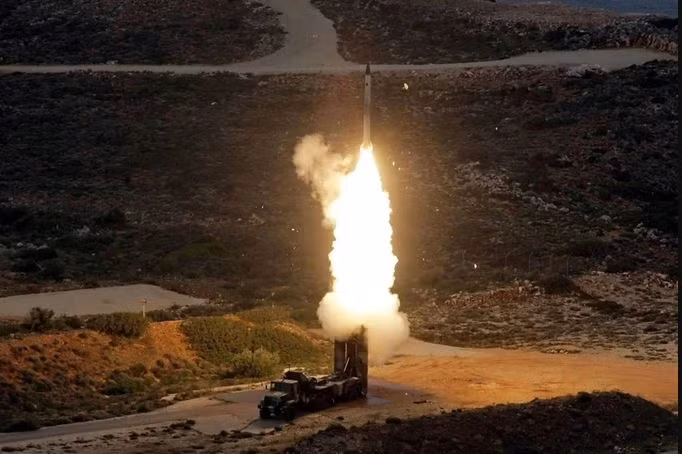 Đồng thời, việc trinh sát bổ sung các mục tiêu đã được thực hiện và các cuộc tấn công bằng tên lửa phòng không S-300, đã được cải tiến để tấn công mục tiêu mặt đất, trên các khu vực lãnh thổ Ukraine tiếp giáp với đường chiến tuyến. 