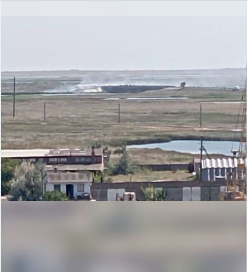 Sở Giao thông của Kherson thuộc Nga ra thông báo: “Có 3 lỗ thủng trên cầu Chongarsky. Hiện giao thông vẫn chưa được khôi phục, nhưng sẽ được khôi phục vào cuối ngày hôm nay”. Theo một số thông tin, mặc dù tên lửa không trúng vào vào phần chịu lực của cầu, nhưng đã làm gián đoạn giao thông trên đó. 