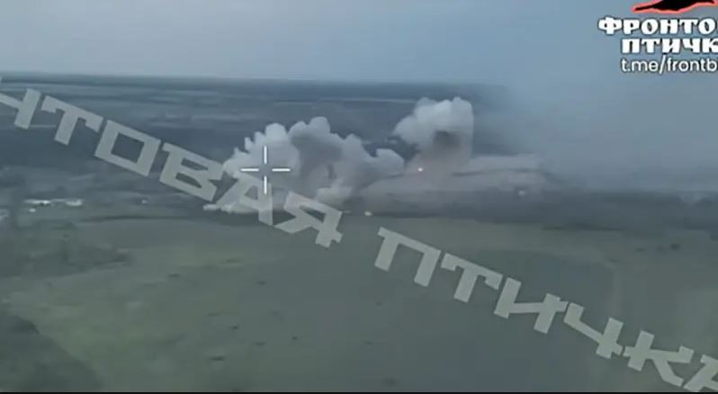 Việc kết hợp giữa UAV trinh sát và Lực lượng Không quân chiến thuật của Nga đã kịp thời loại bỏ các mối đe dọa với lực lượng mặt đất của họ. UAV trinh sát của “Cụm quân phía Bắc” Nga đã phát hiện ra các điểm triển khai tạm thời của quân Ukraine ở phía nam thành phố Volchansk, và báo về sở chỉ huy tiền phương.