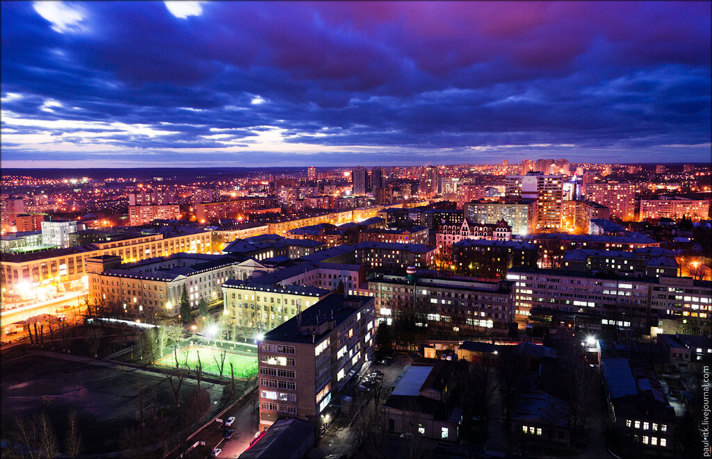 Kharkov là thành phố công nghiệp quan trọng bậc nhất của Ukraine, tuy không nằm trong lãnh thổ mục tiêu của Nga, nhưng lại là bàn đạp quan trọng để Ukraine tiến hành các cuộc tấn công vào Nga. Trong cuộc tấn công hồi tháng 5 vào Kharkov, Quân đội Nga đã chiếm được hơn 220 km2 và uy hiếp trực tiếp thành phố Kharkov. Thất bại này không chỉ gây tổn hại cho Ukraine mà còn cả Mỹ và phương Tây.