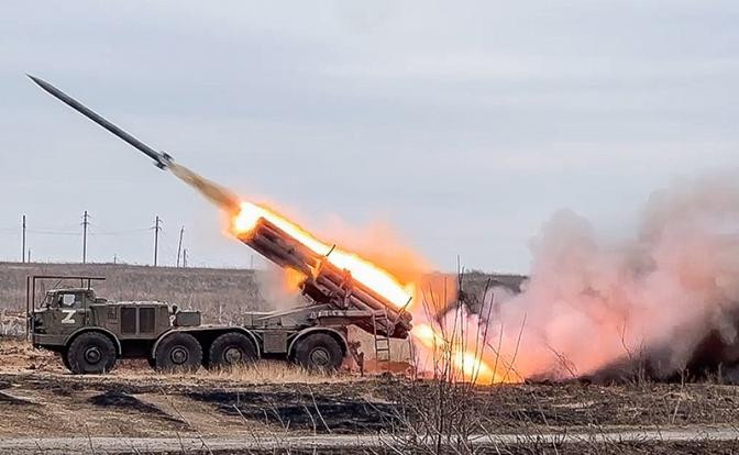 Theo ông Podolyaka, việc quân Nga chiếm được làng Ivanivske chỉ là một phần thành công đạt được theo hướng này, khi quân Nga đã chọc thủng được trận địa phòng ngự của quân Ukraine một chút về phía bắc, đó là một số điểm cao nằm giữa làng Bogdanovka và Ivanivske.