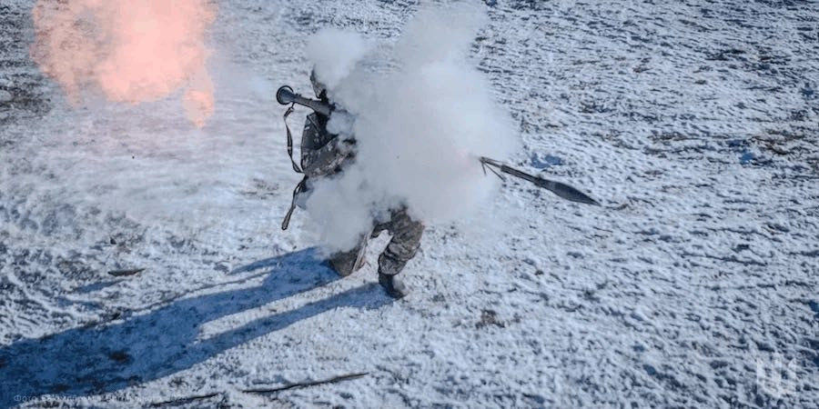 Vào ngày Chủ Nhật, RFAF tiếp tục tiến dọc theo biên giới Nga-Ukraine và tiến sâu vào vùng đông bắc của tỉnh Sumy Ukraine; giao tranh ác liệt diễn ra gần Nikolsky, Sverdlikovo và Beredevka ở phía tây bắc thị trấn Sudzha; giao tranh cũng diễn ra gần Cherkasskaya, Konopelka và Uranok ở phía đông nam Sudzha, thuộc vùng Kursk của Nga.