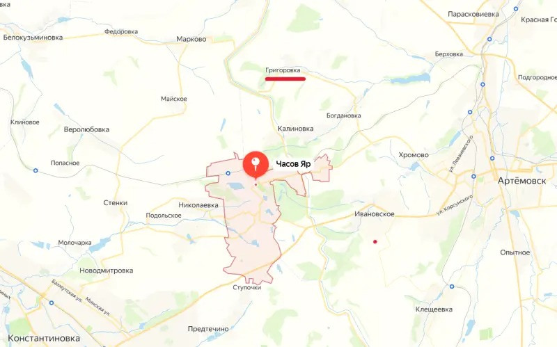 Trận chiến giành Chasov Yar ở Donetsk đang tiến tới đỉnh điểm. Trang tin Topwar của Nga cho biết, RFAF đang dần tiến qua tuyến phòng thủ của AFU bên trong thành phố, loại bỏ các ổ kháng cự của đối phương. Cùng lúc đó, các mũi xung kích của RFAF, đang quét sạch các cứ điểm của quân Ukraine ở hai bên sườn. 