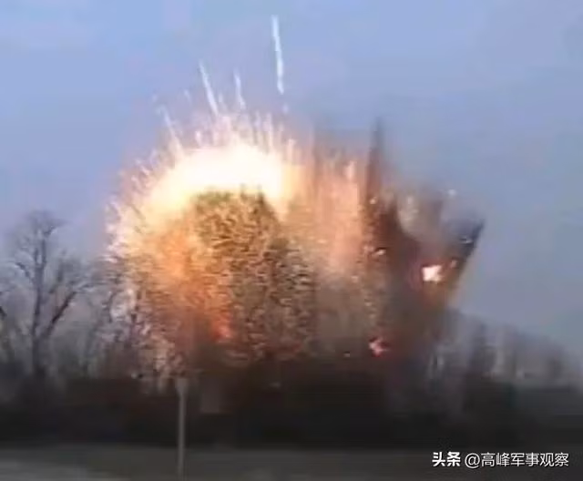 Tình báo Nga cho biết, Trung tá Victor Zubri và Vadim Korol, chỉ huy Lữ đoàn đặc biệt số 59 Khyzhak, thuộc lực lượng Vệ binh Quốc gia Dnipropetrovsk đã tử nạn, và ít nhất hai sĩ quan cấp cao khác đã tử nạn tại chỗ (danh tính của họ vẫn chưa được tiết lộ). Người ta nói rằng, toàn bộ chỉ huy của lữ đoàn đã tử nạn trong vụ nổ. Số thương vong khác vẫn đang được thống kê. 