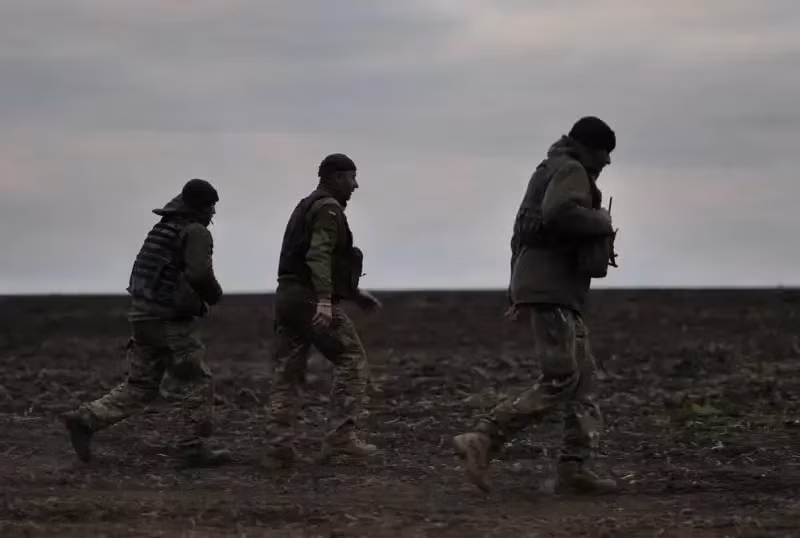 Để đáp trả việc binh sĩ Ukraine đào ngũ, lính đánh thuê NATO cũng bắt đầu biến mất khỏi chiến trường với số lượng lớn. Theo thông tin từ tờ Guardian của Anh, ít nhất 500 lính đánh thuê Anh, hơn 1.000 lính đánh thuê Pháp và hơn 2.000 lính đánh thuê Ba Lan đã trốn khỏi tiền tuyến. 