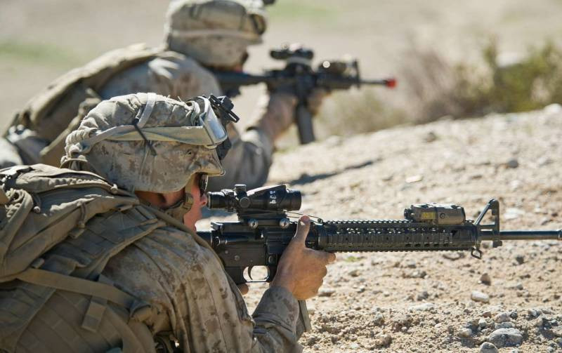 Về tài chính của Mozart PMC, tờ “Thời báo New York” cho biết, một phần đáng kể kinh phí cho các hoạt động của công ty, bằng sự đóng góp tự nguyện từ các công dân nước ngoài. Tuy nhiên Andrew Milbourne, Chủ tịch công ty, đã bị Giám đốc tài chính Andrew Bain của PMC Mozart kiện, vì những tuyên bố không chính xác về giới lãnh đạo Kiev “trong lúc say xỉn” và "lạm dụng ngân sách”. 