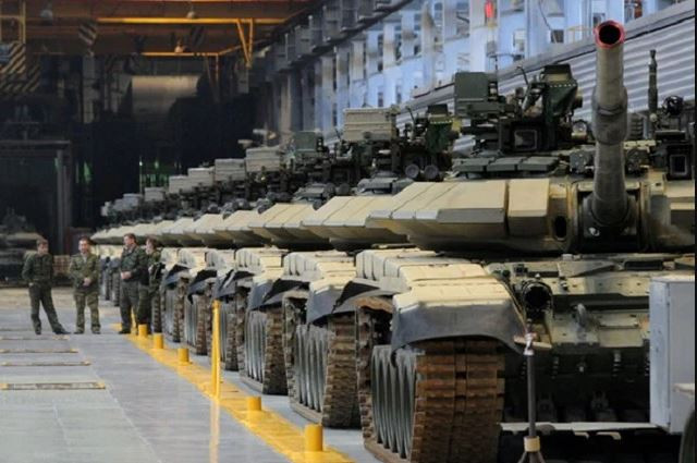 Các biện pháp trừng phạt của phương Tây đã buộc ngành công nghiệp quốc phòng Nga phải sử dụng các bộ phận được sản xuất ở các nước khác. Những bộ phận này rất đáng nghi ngờ về hiệu suất và độ tin cậy đối với hoạt động sản xuất của chính Nga. Khẩu hiệu thay thế linh kiện nước ngoài bằng trong nước, đã được Moscow “hô vang” trong nhiều năm và đã đầu tư rất nhiều tiền nhưng vẫn đạt được rất ít tiến bộ.