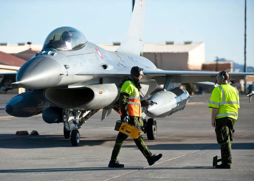 Đối mặt với các cuộc tấn công chính xác của Quân đội Nga, NATO đang yêu cầu Ukraine xây dựng thêm nhà chứa máy bay và xưởng bảo trì dưới lòng đất để tránh các cuộc tấn công tiếp tục của Nga. Đồng thời, Ukraine cũng đang xem xét sử dụng đường cao tốc làm đường băng cất cánh và hạ cánh tạm thời, để đảm bảo khả năng cơ động và khả năng sống sót của máy bay chiến đấu.