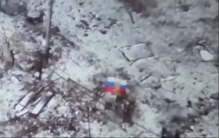 Đánh giá tình hình chiến trường hiện nay, Quân đội Nga đã kiểm soát 95% diện tích Marinka, đồng thời đưa lực lượng vào truy quét số quân Ukraine hiện còn trú dưới các hầm ngầm.